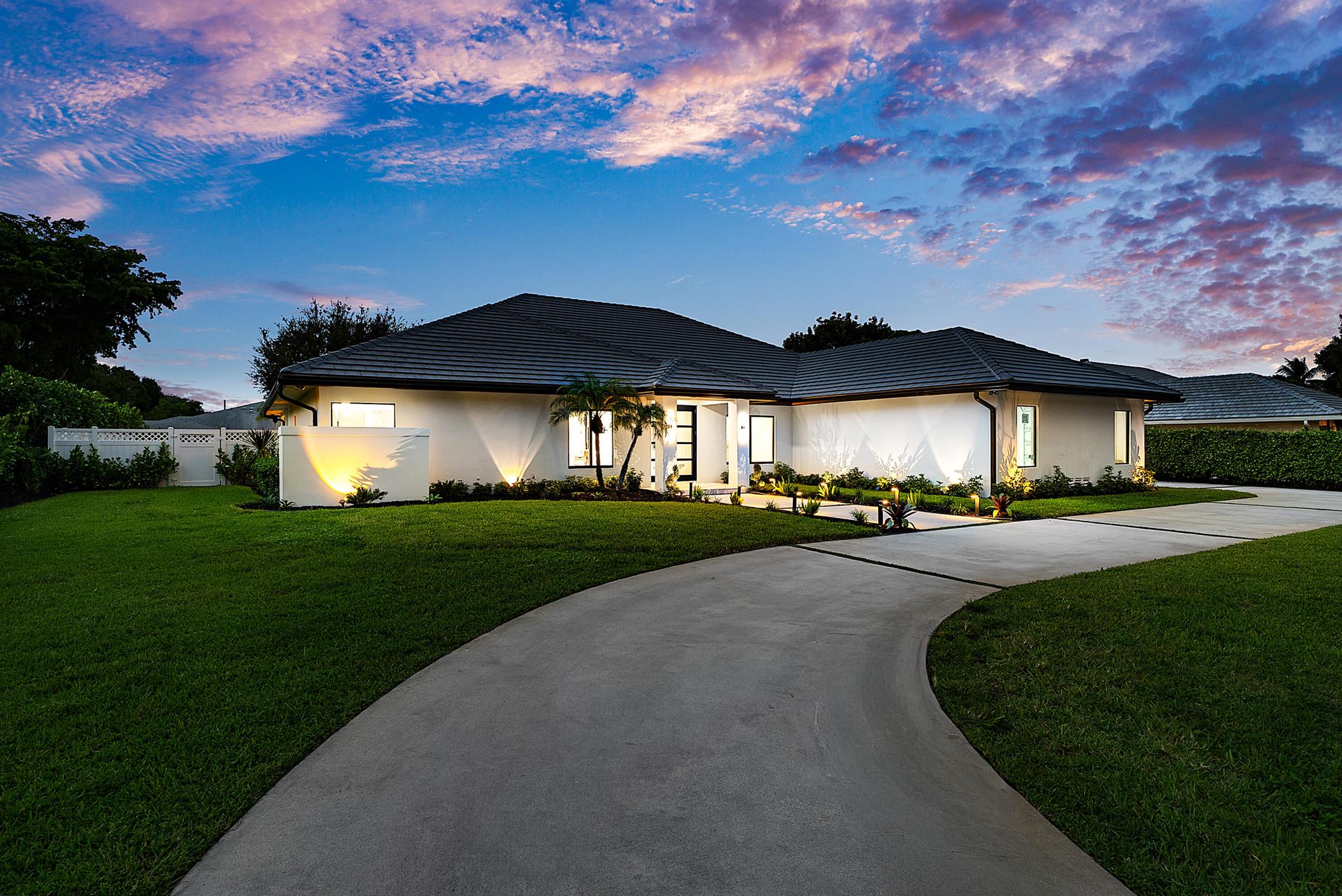 Pine Tree Country club Es - Residential