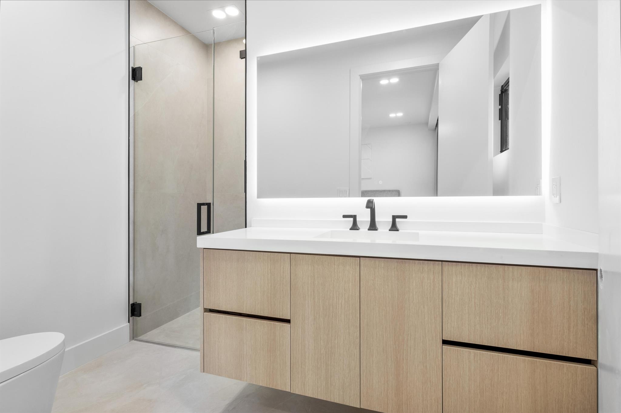 Pine Tree Country club Es - Residential