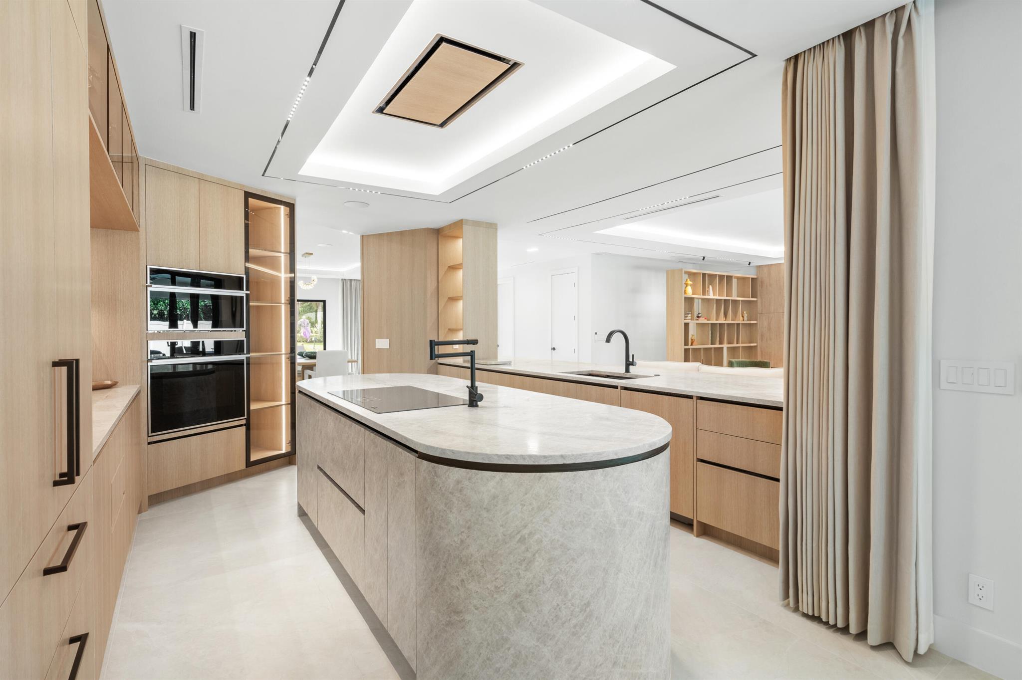 Pine Tree Country club Es - Residential