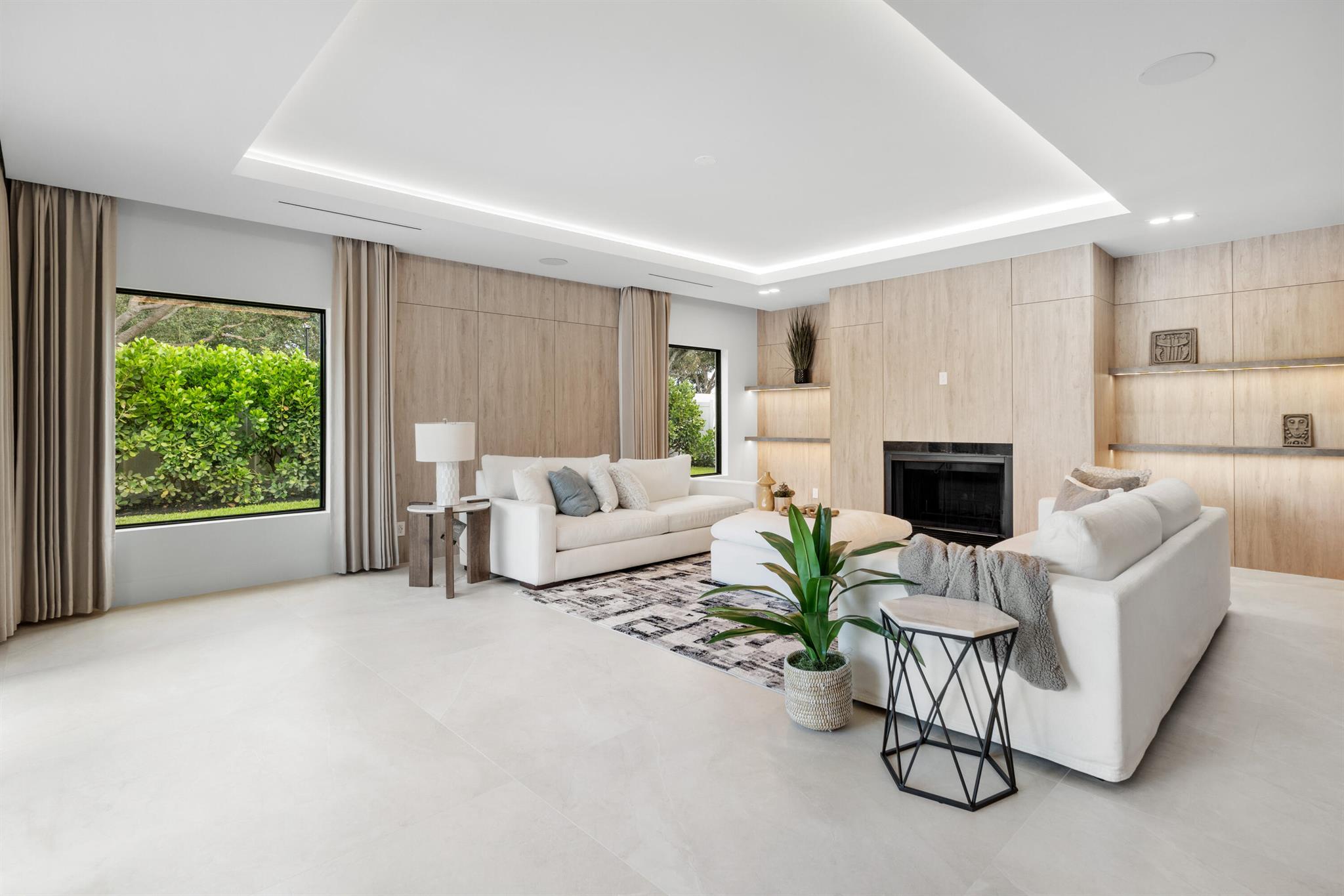 Pine Tree Country club Es - Residential