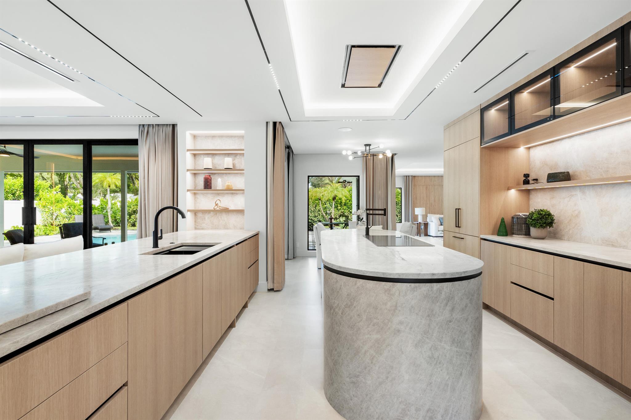 Pine Tree Country club Es - Residential