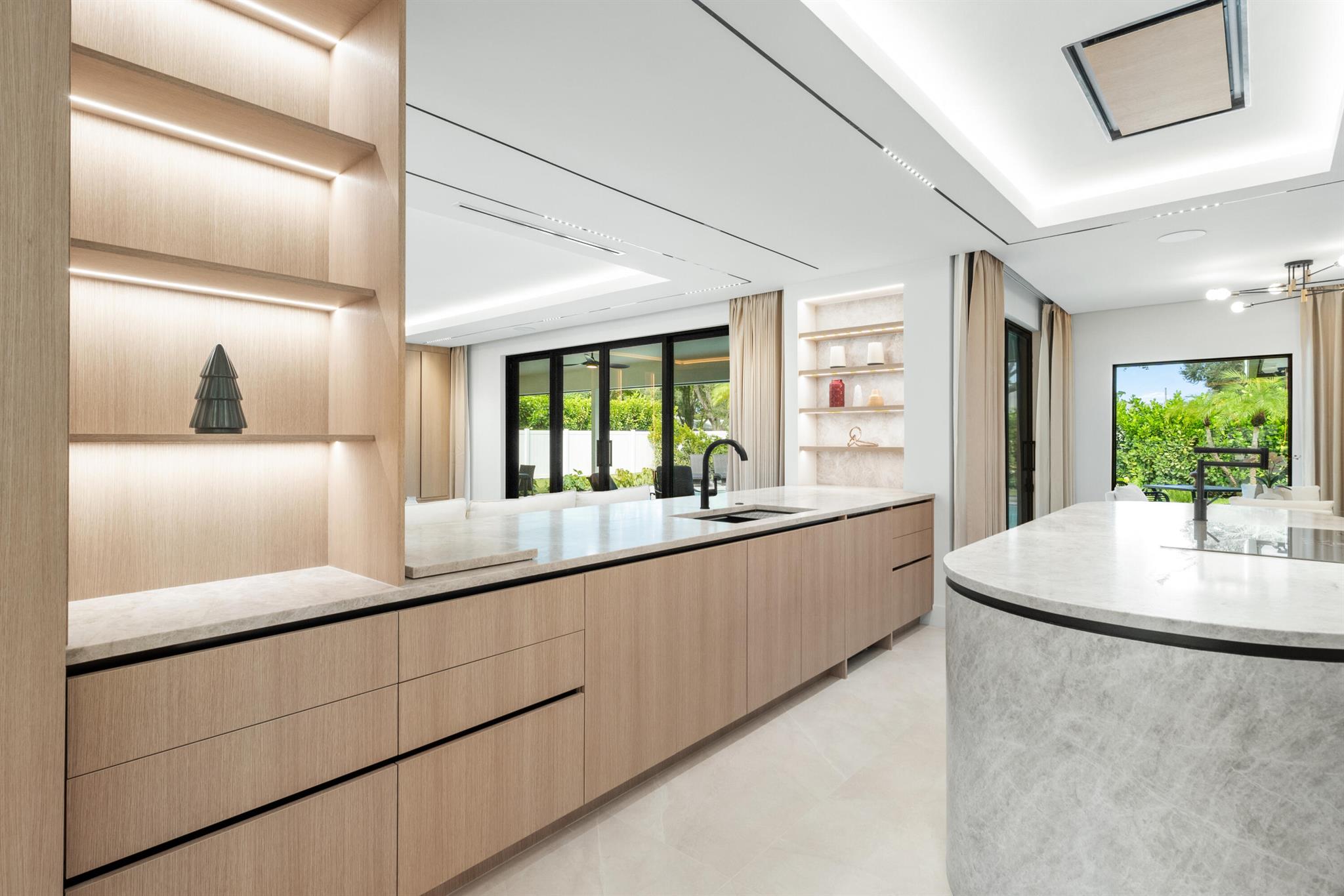 Pine Tree Country club Es - Residential