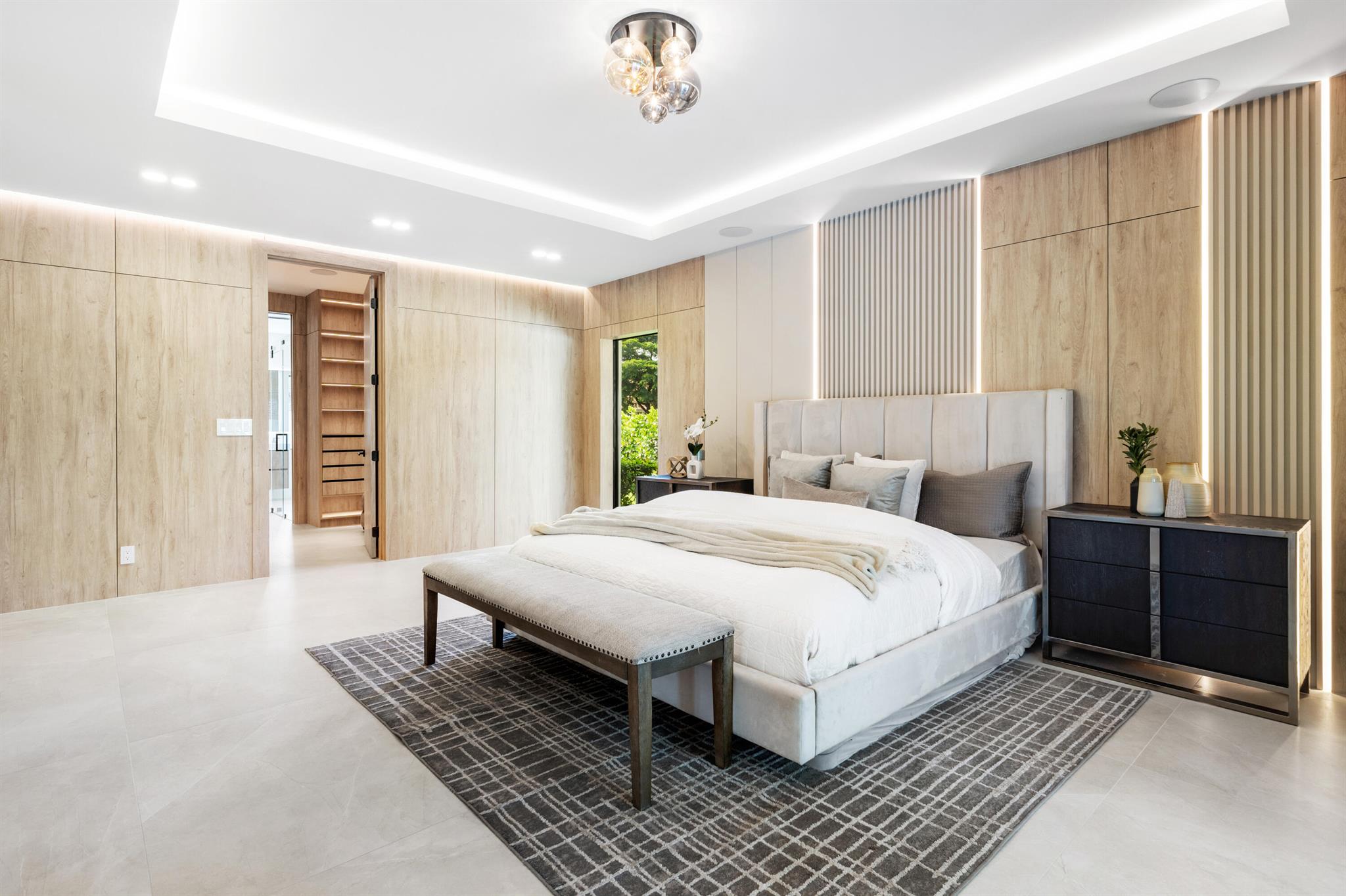 Pine Tree Country club Es - Residential