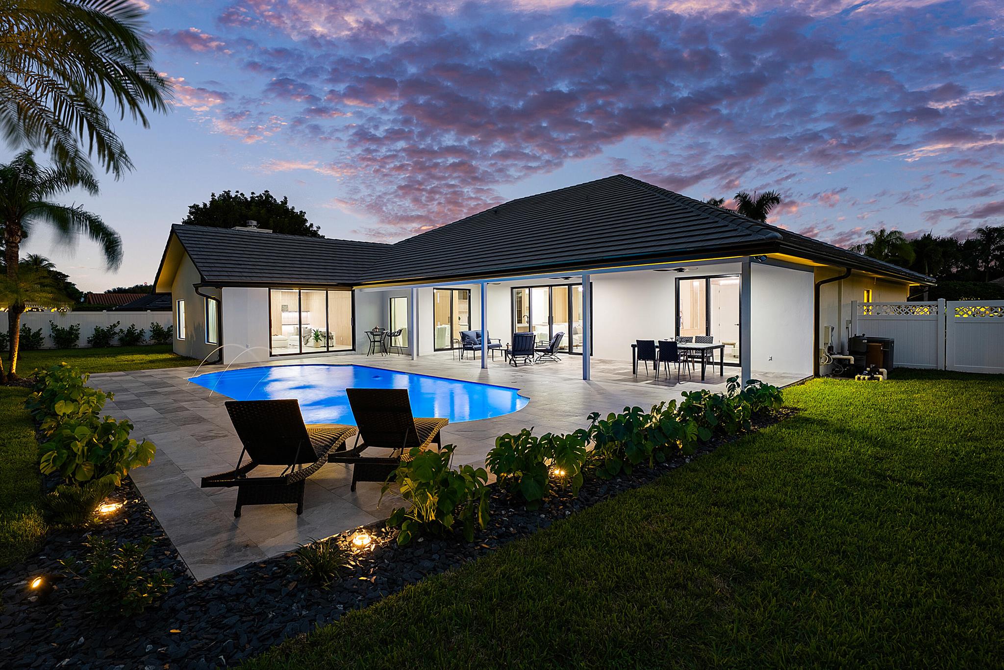 Pine Tree Country club Es - Residential