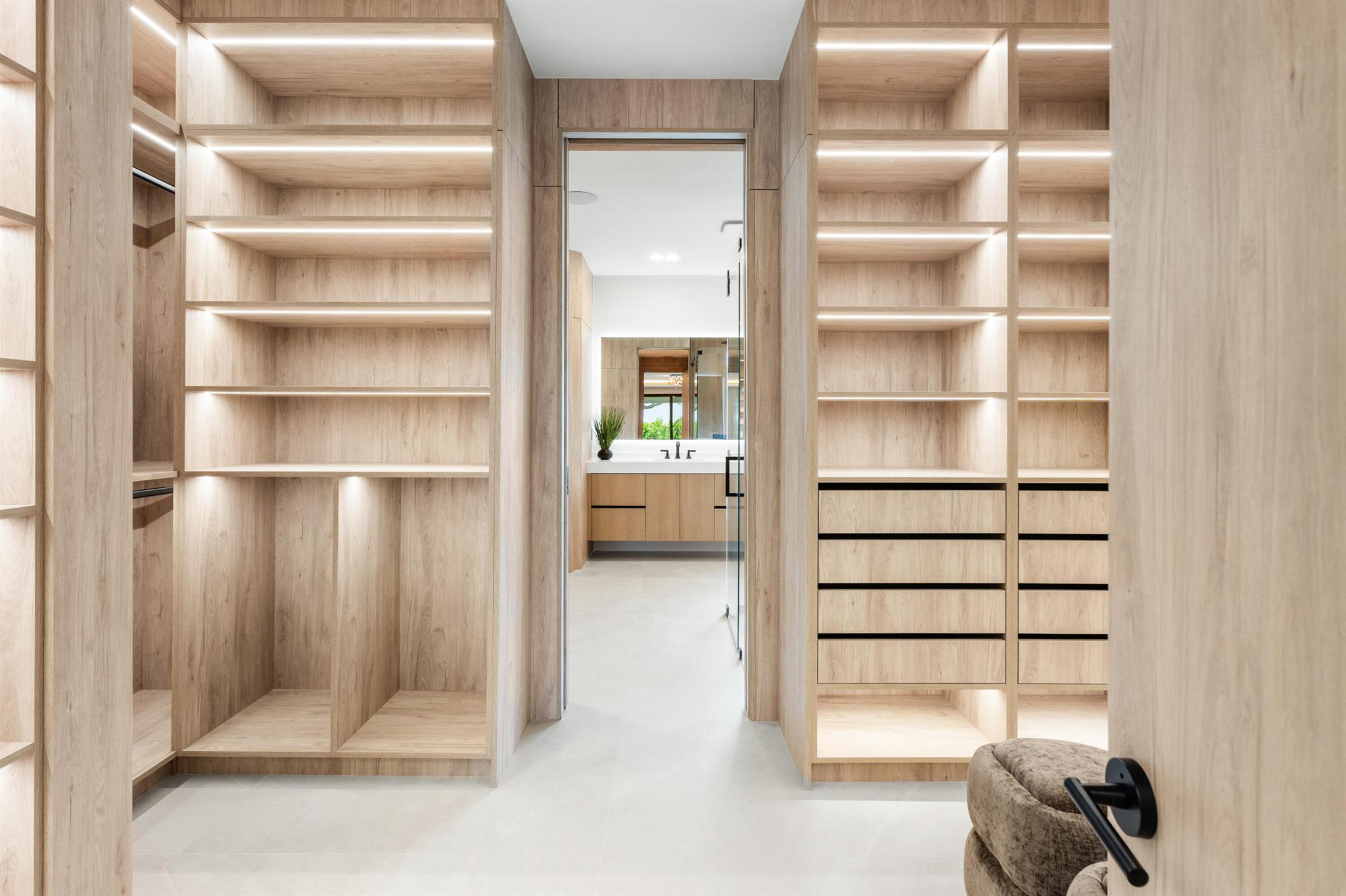 Pine Tree Country club Es - Residential