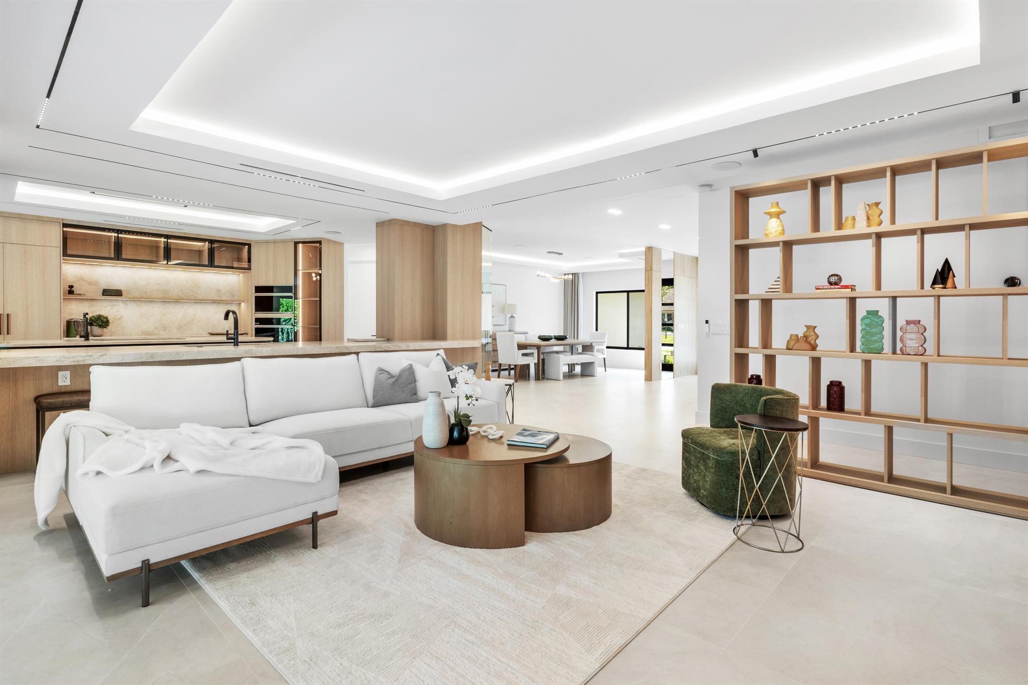 Pine Tree Country club Es - Residential