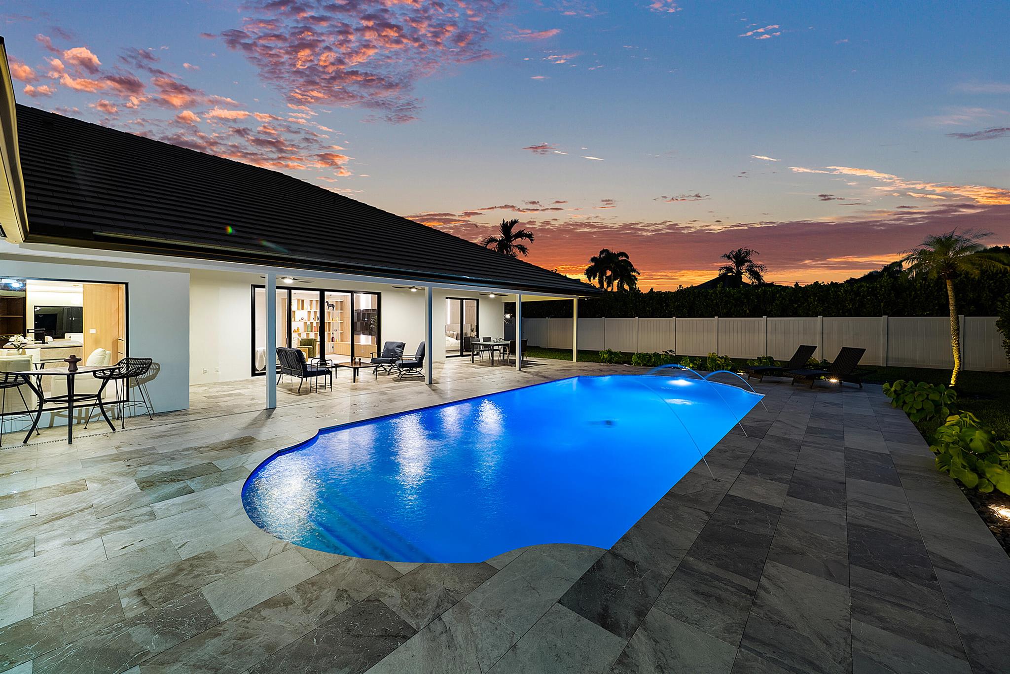 Pine Tree Country club Es - Residential