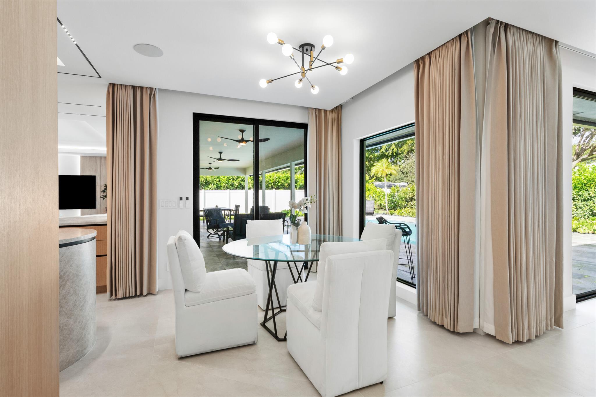 Pine Tree Country club Es - Residential