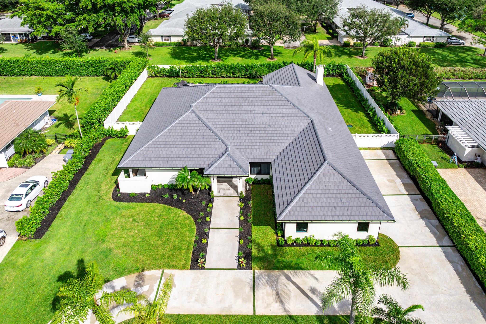 Pine Tree Country club Es - Residential