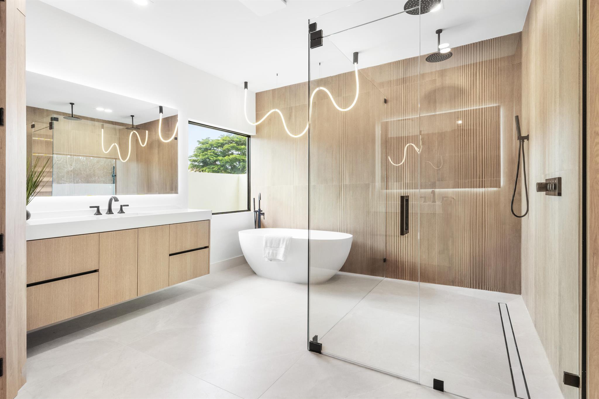 Pine Tree Country club Es - Residential