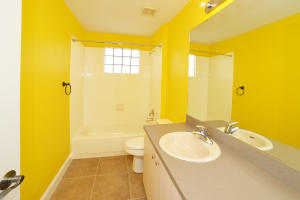 THOROUGHBRED LAKE ESTATES - Residential Lease