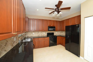 THOROUGHBRED LAKE ESTATES - Residential Lease