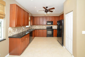 THOROUGHBRED LAKE ESTATES - Residential Lease