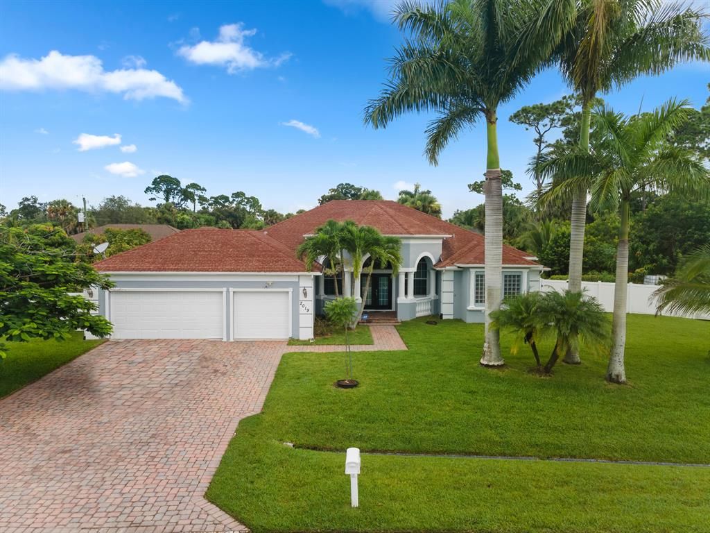 Photo of 2019 SW Aaron Lane, Port Saint Lucie, FL 34953 (MLS # R10738052)