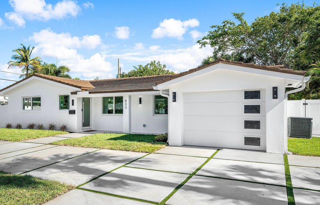 Photo of 833 SW 5th Street, Boca Raton, FL 33486 (MLS # B26022396)