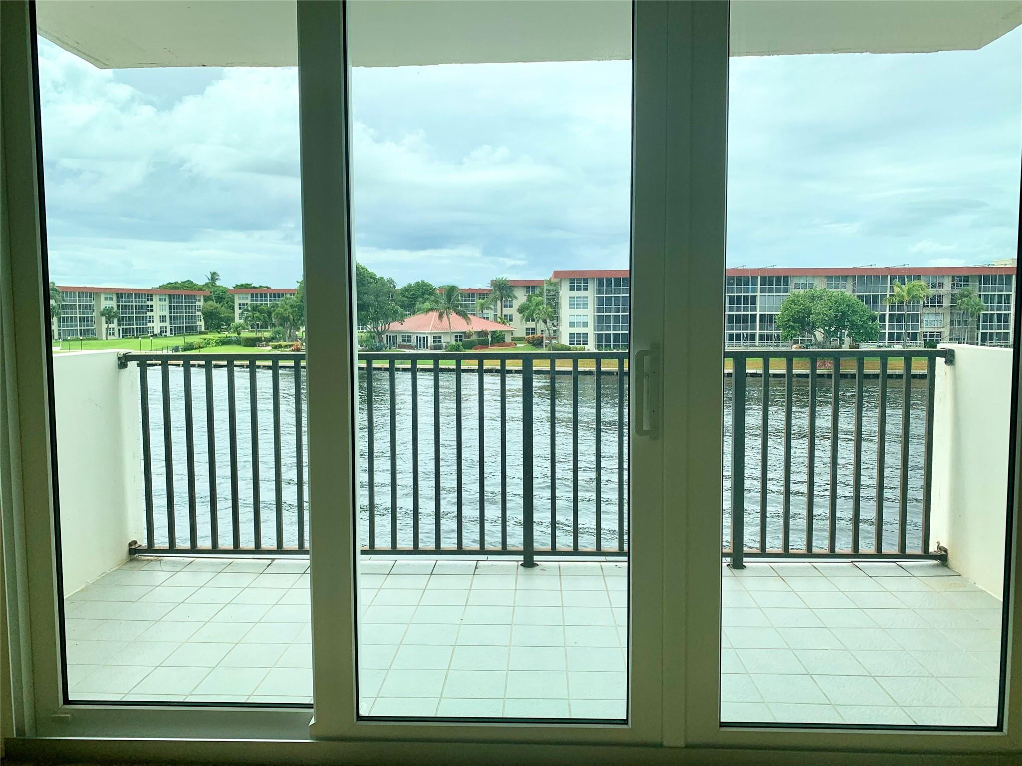 1150 Hillsboro Mile 207