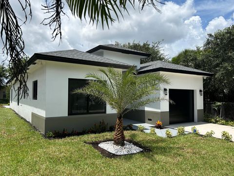 4898 Alberta Avenue West Palm Beach FL 33417