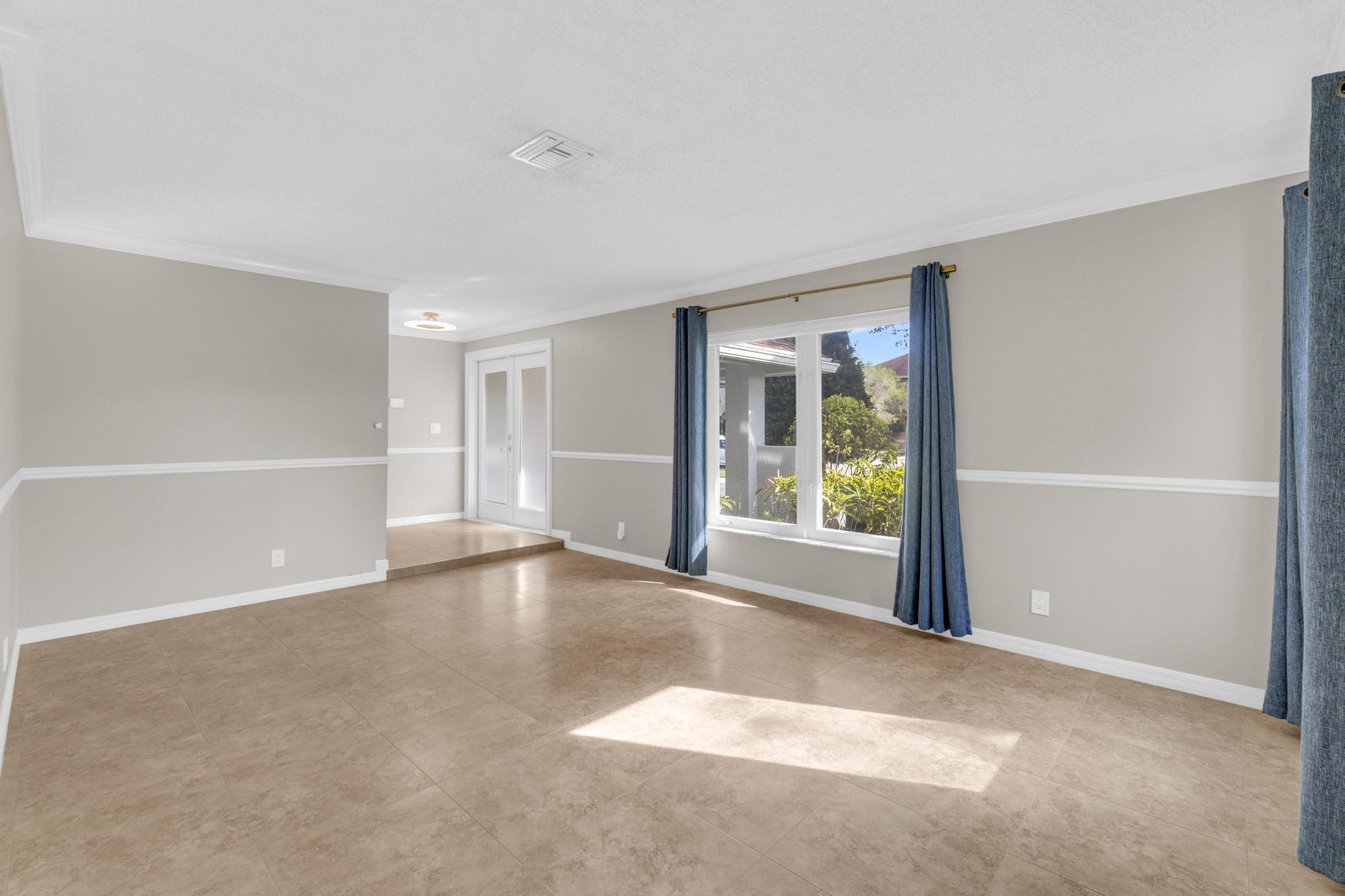 BAY WINDS 4 - Residential