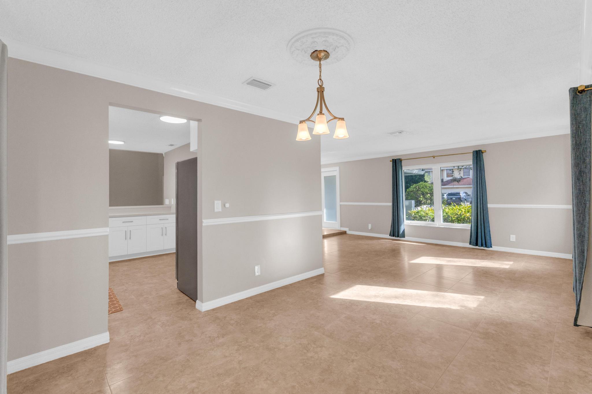 BAY WINDS 4 - Residential