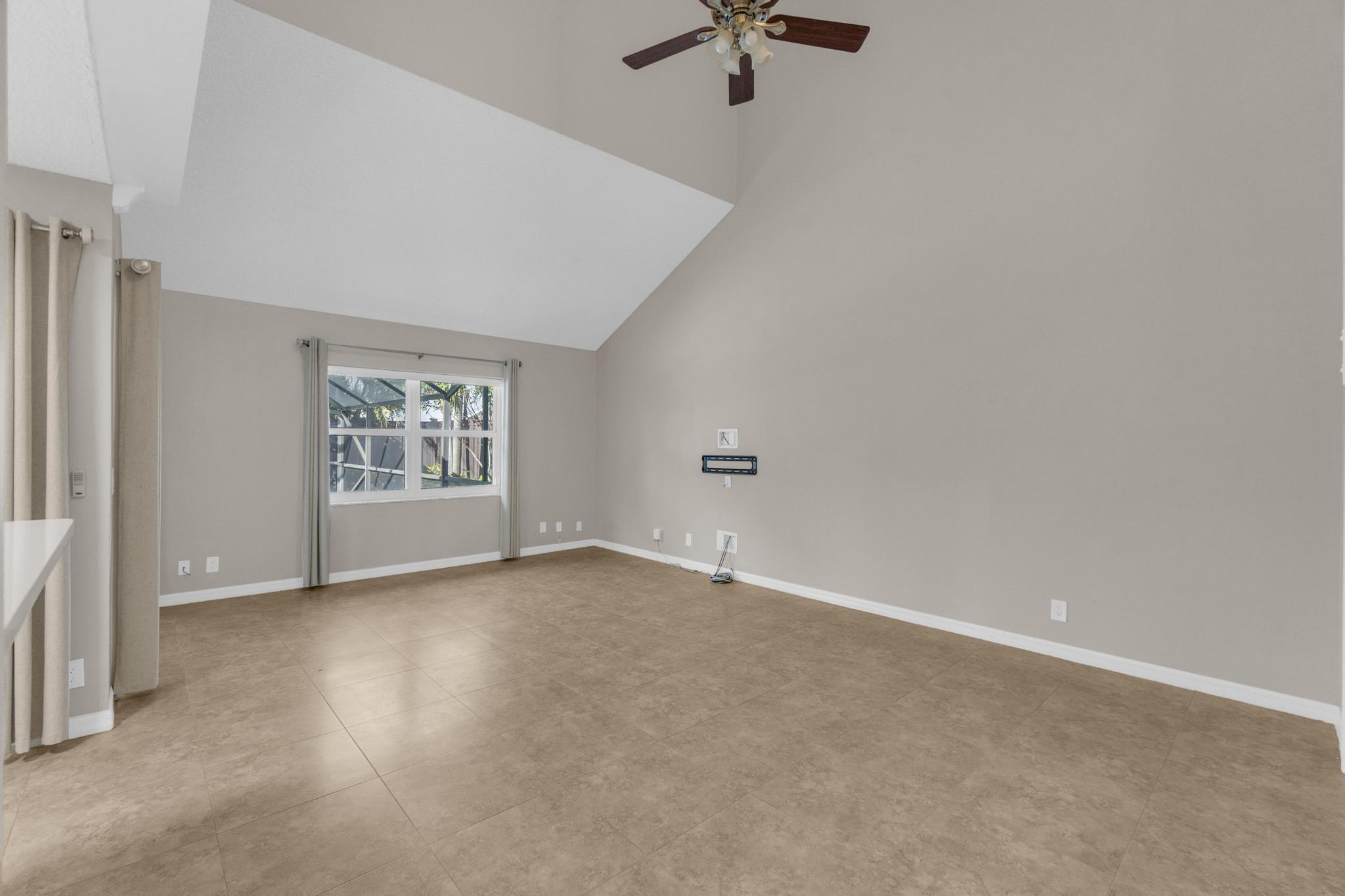 BAY WINDS 4 - Residential