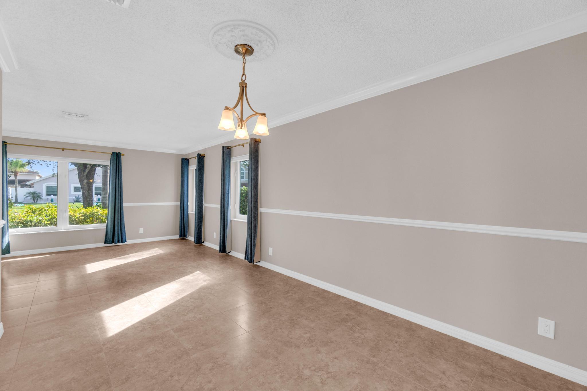 BAY WINDS 4 - Residential