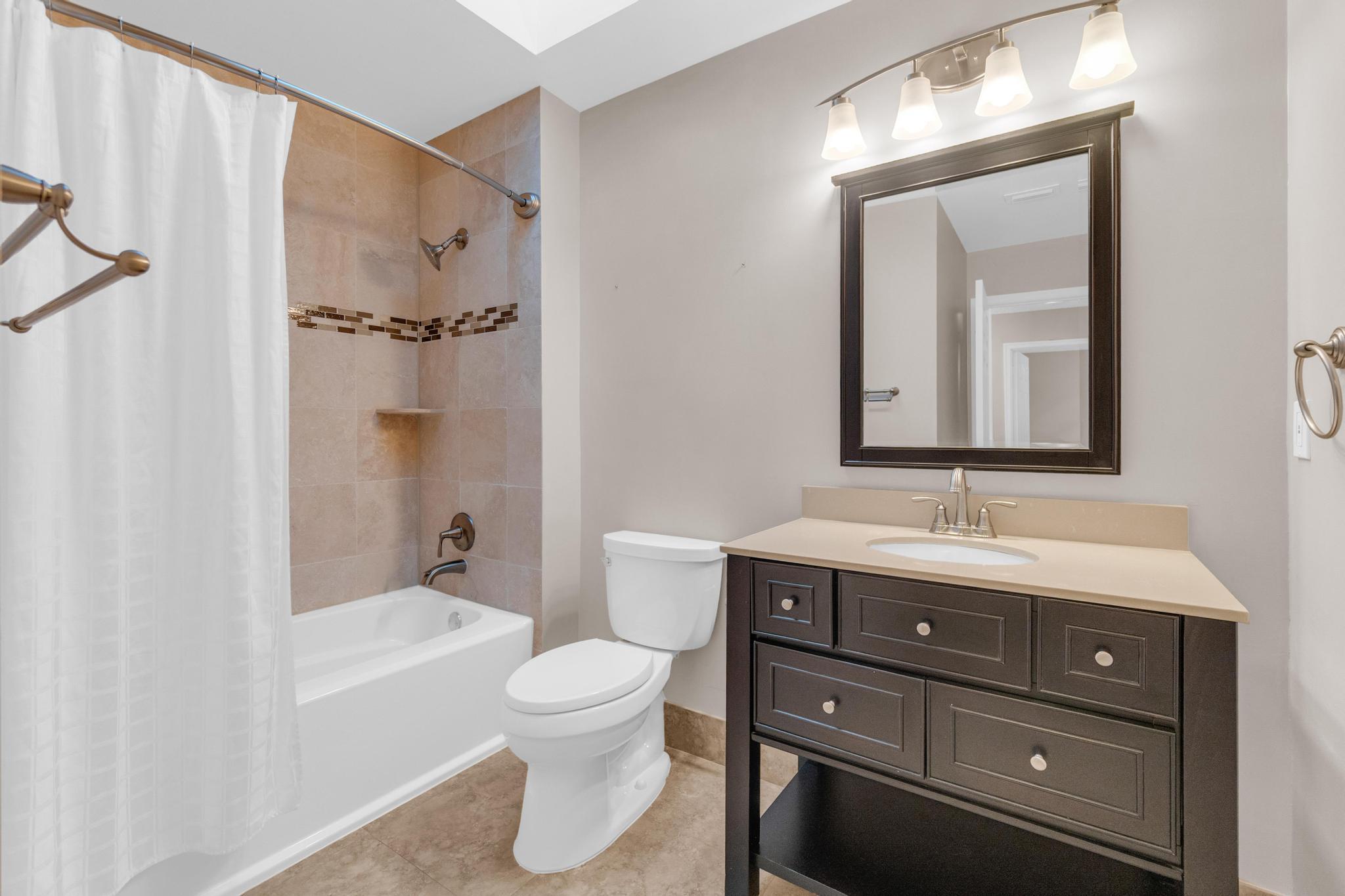 BAY WINDS 4 - Residential