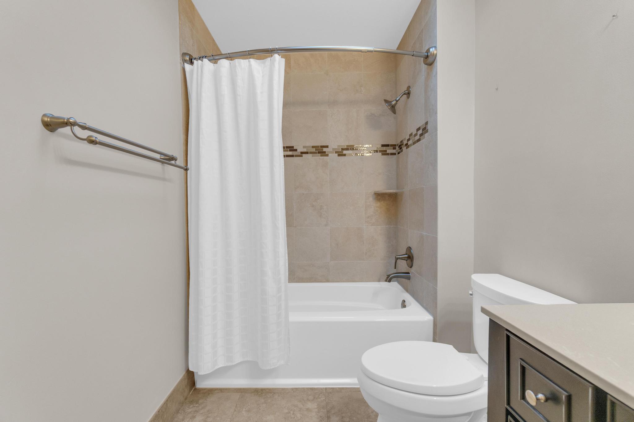 BAY WINDS 4 - Residential