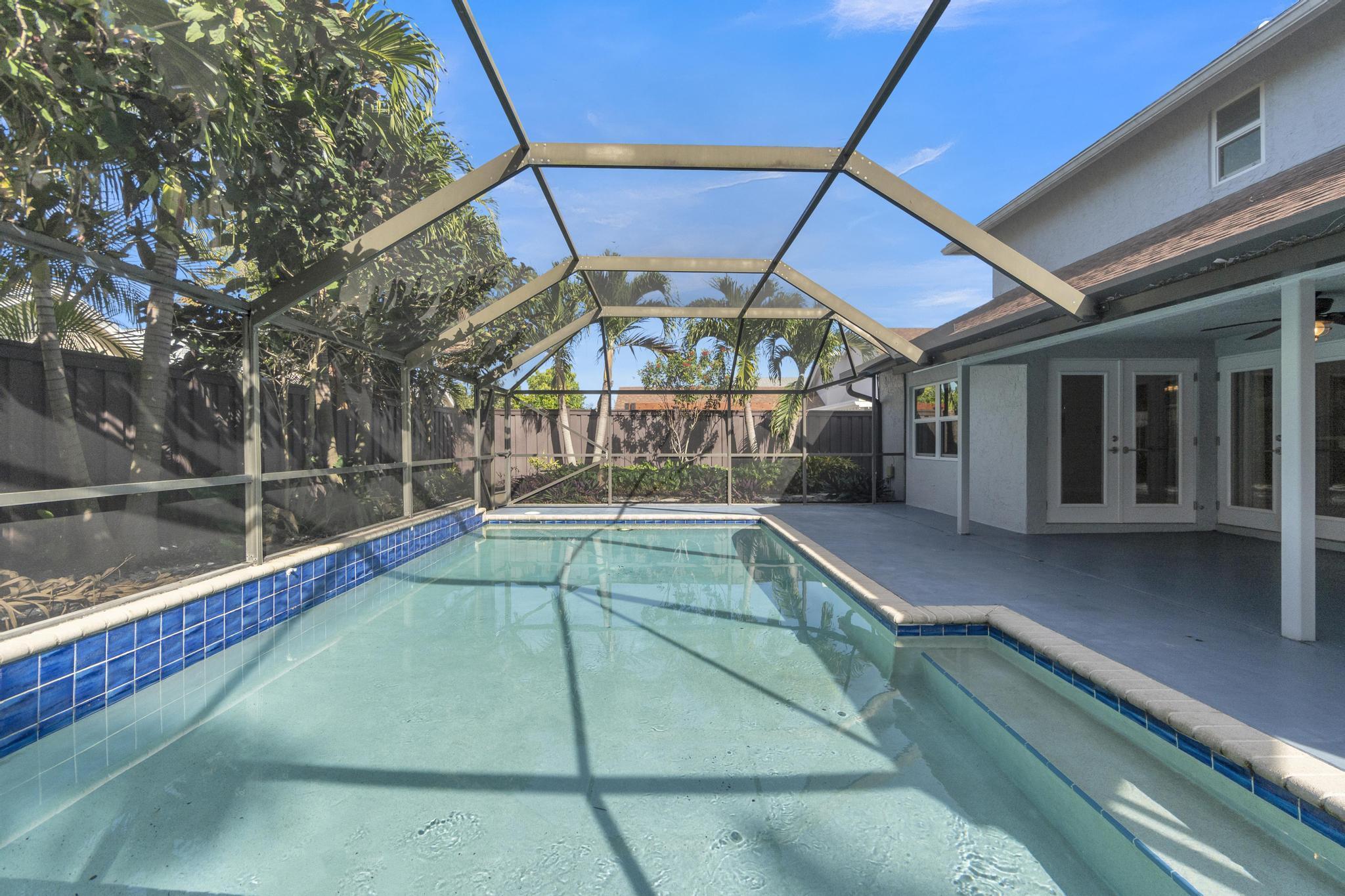 BAY WINDS 4 - Residential