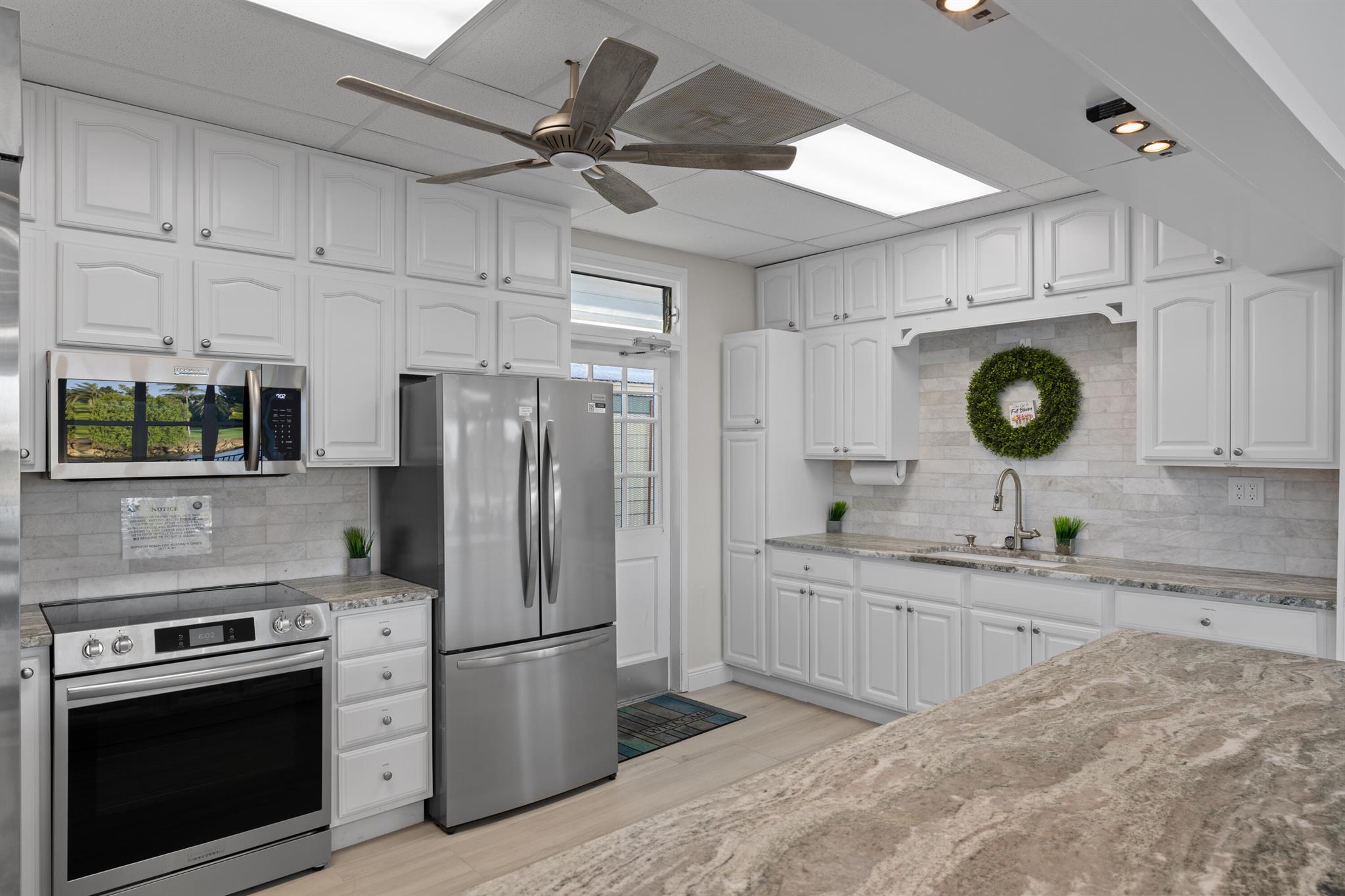 HAMPSHIRE GARDENS - Residential