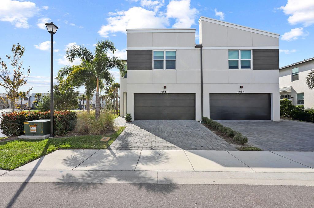 Photo of 3918 SE Mentmore Lane, Stuart, FL 34997 (MLS # R10960744)