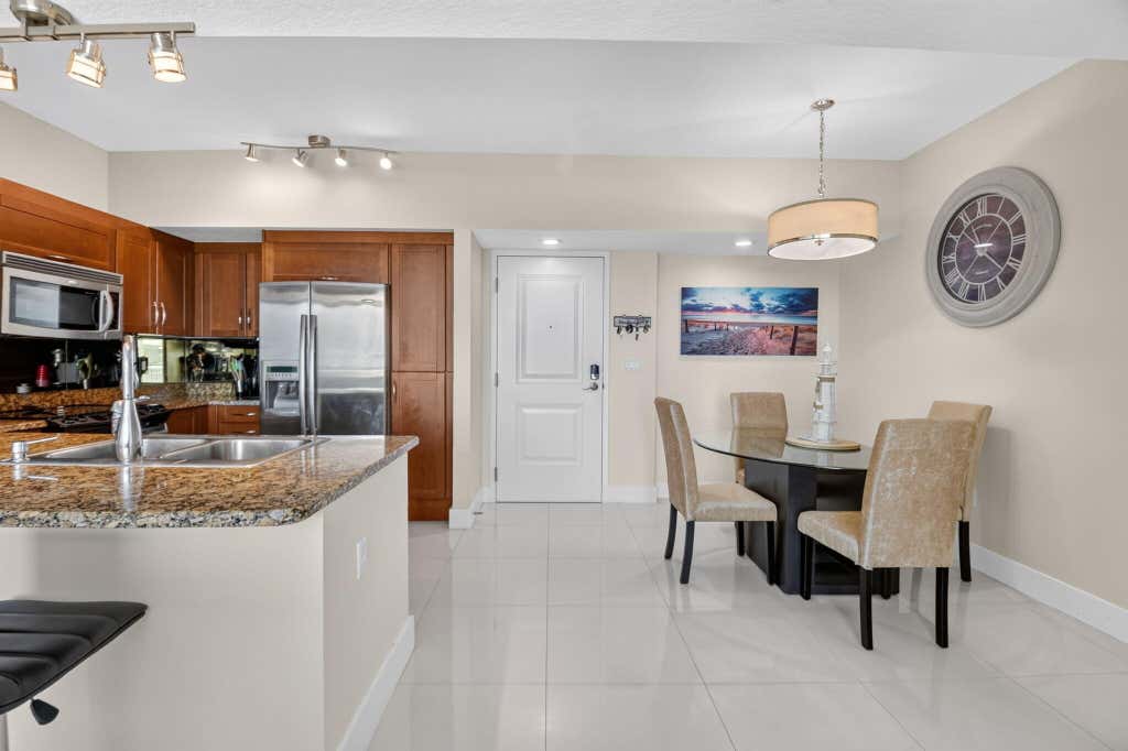 Photo of 450 N Federal Highway #1406, Boynton Beach, FL 33435 (MLS # B26046020)