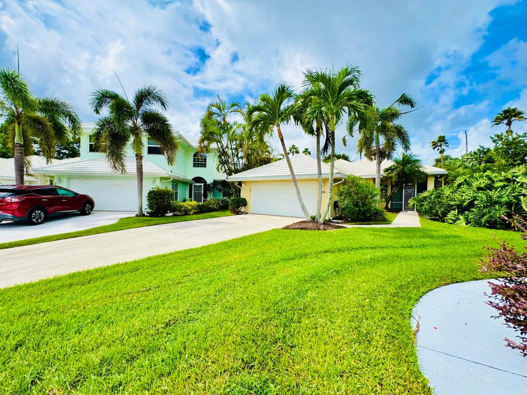 Photo of 406 SW Fairway Landing, Port Saint Lucie, FL 34986 (MLS # R11128524)