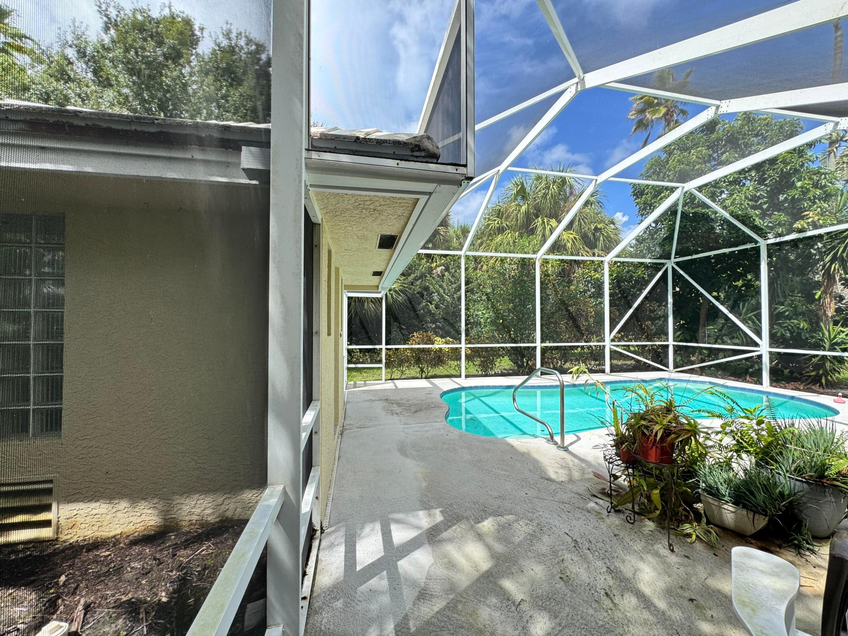 FAIRWAY ISLE PARCEL 8 BLK 15 - Residential