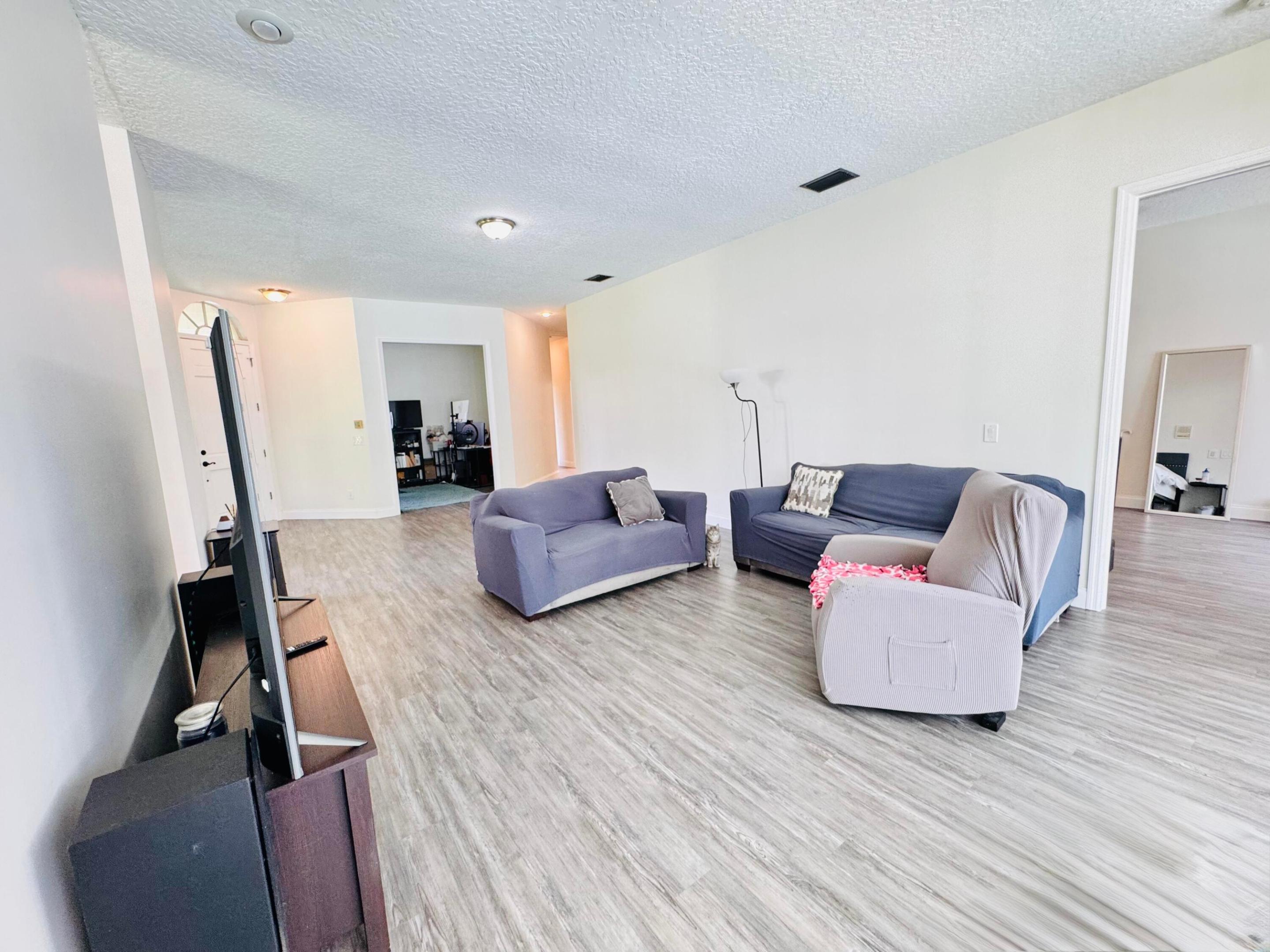 FAIRWAY ISLE PARCEL 8 BLK 15 - Residential