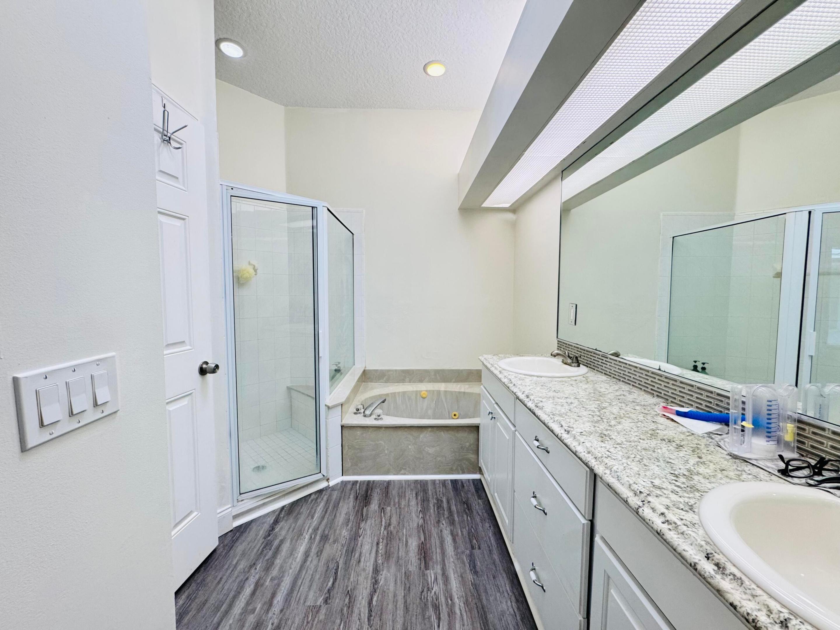 FAIRWAY ISLE PARCEL 8 BLK 15 - Residential