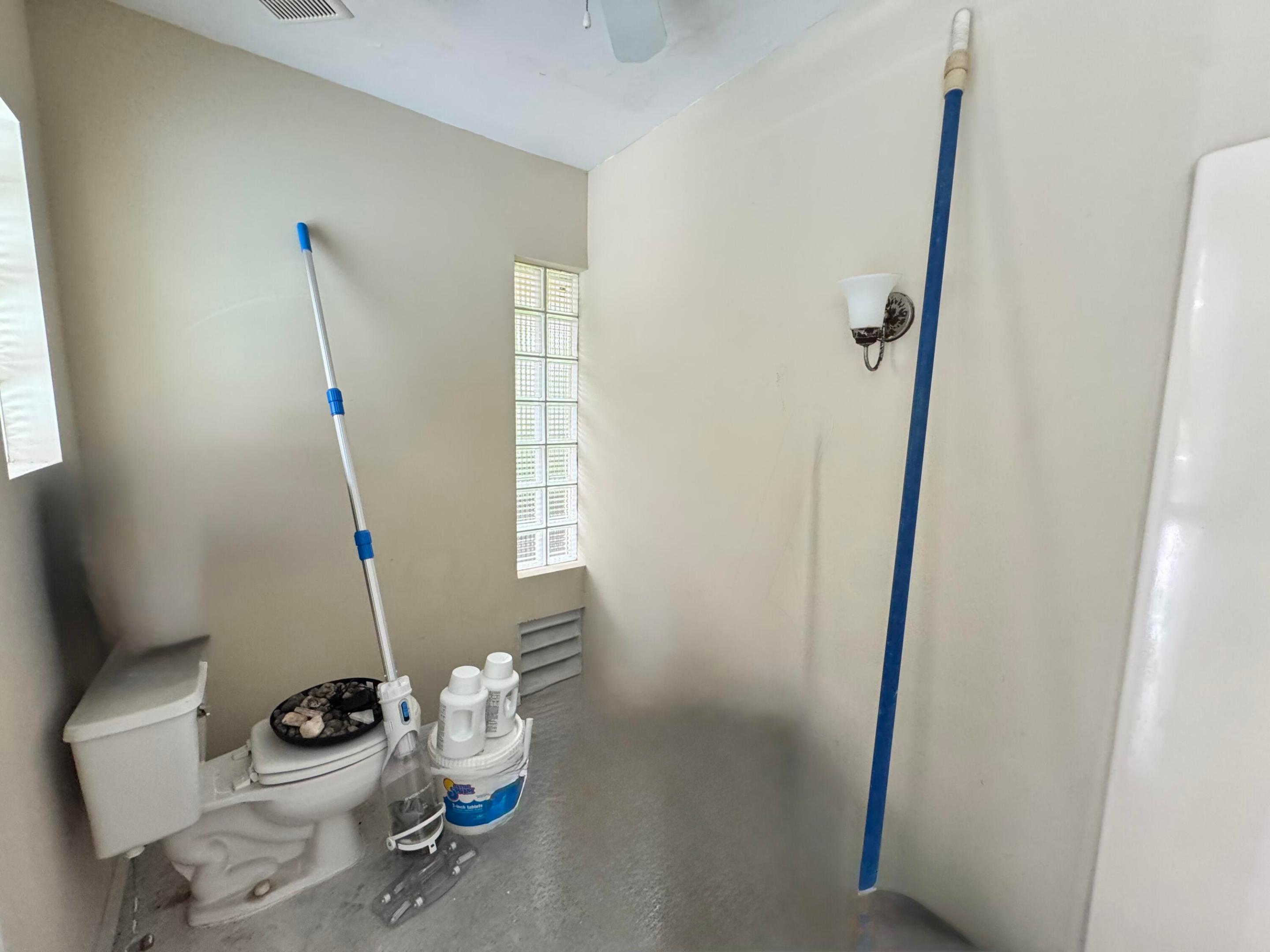 FAIRWAY ISLE PARCEL 8 BLK 15 - Residential