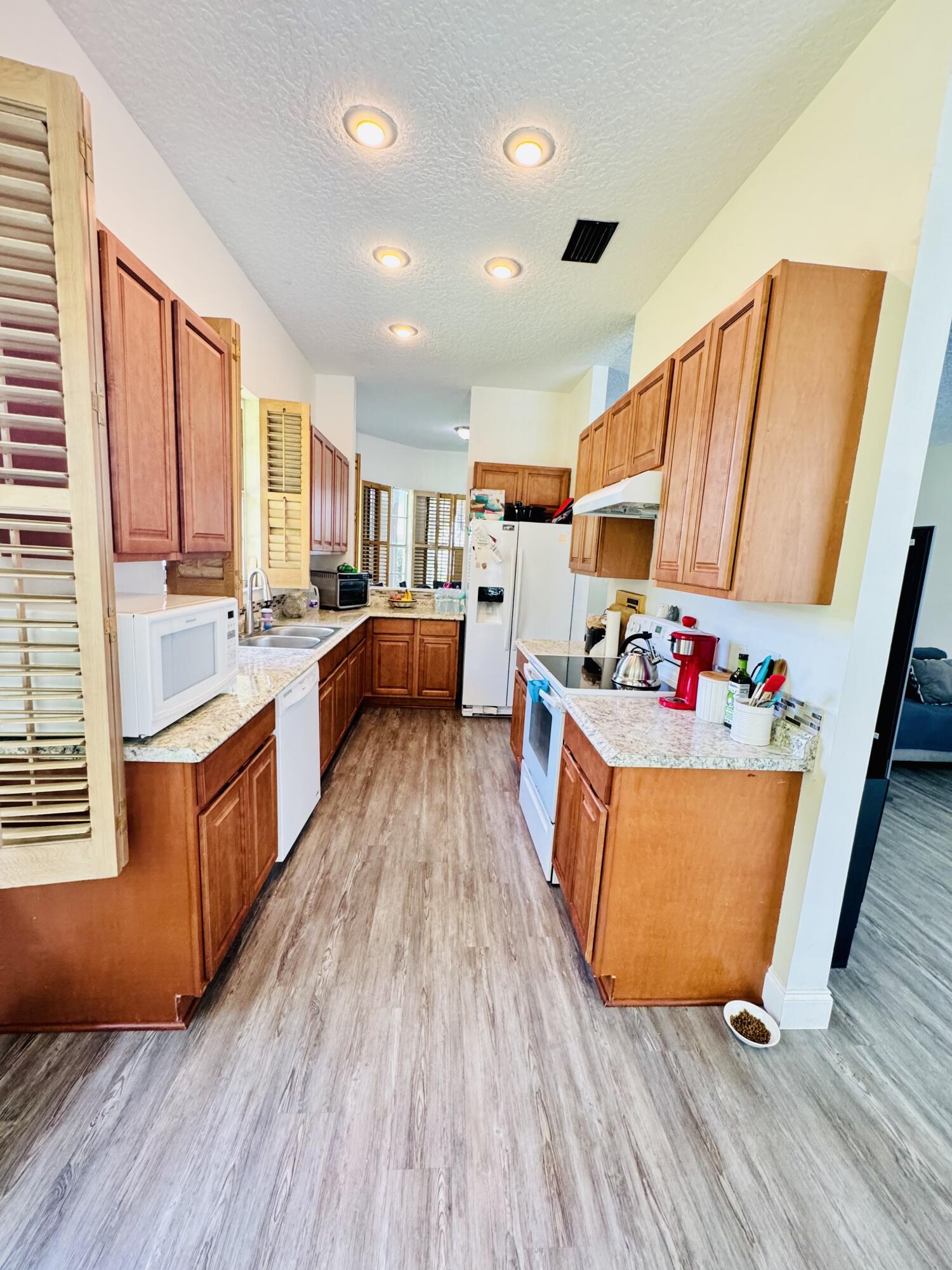 FAIRWAY ISLE PARCEL 8 BLK 15 - Residential