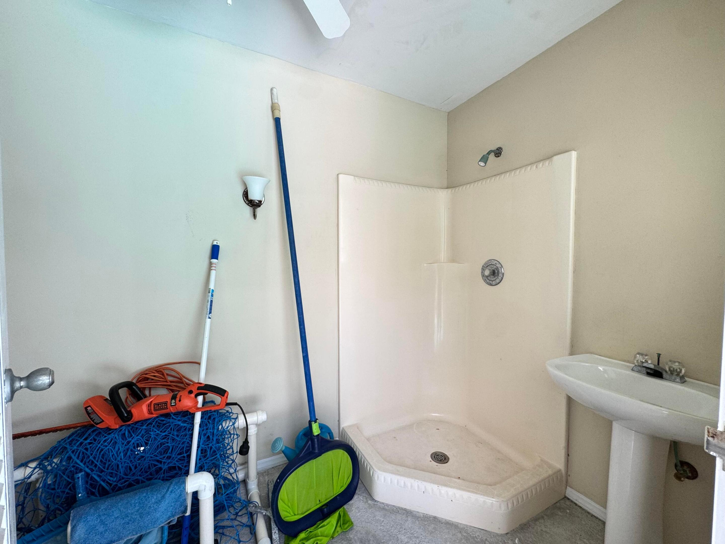 FAIRWAY ISLE PARCEL 8 BLK 15 - Residential