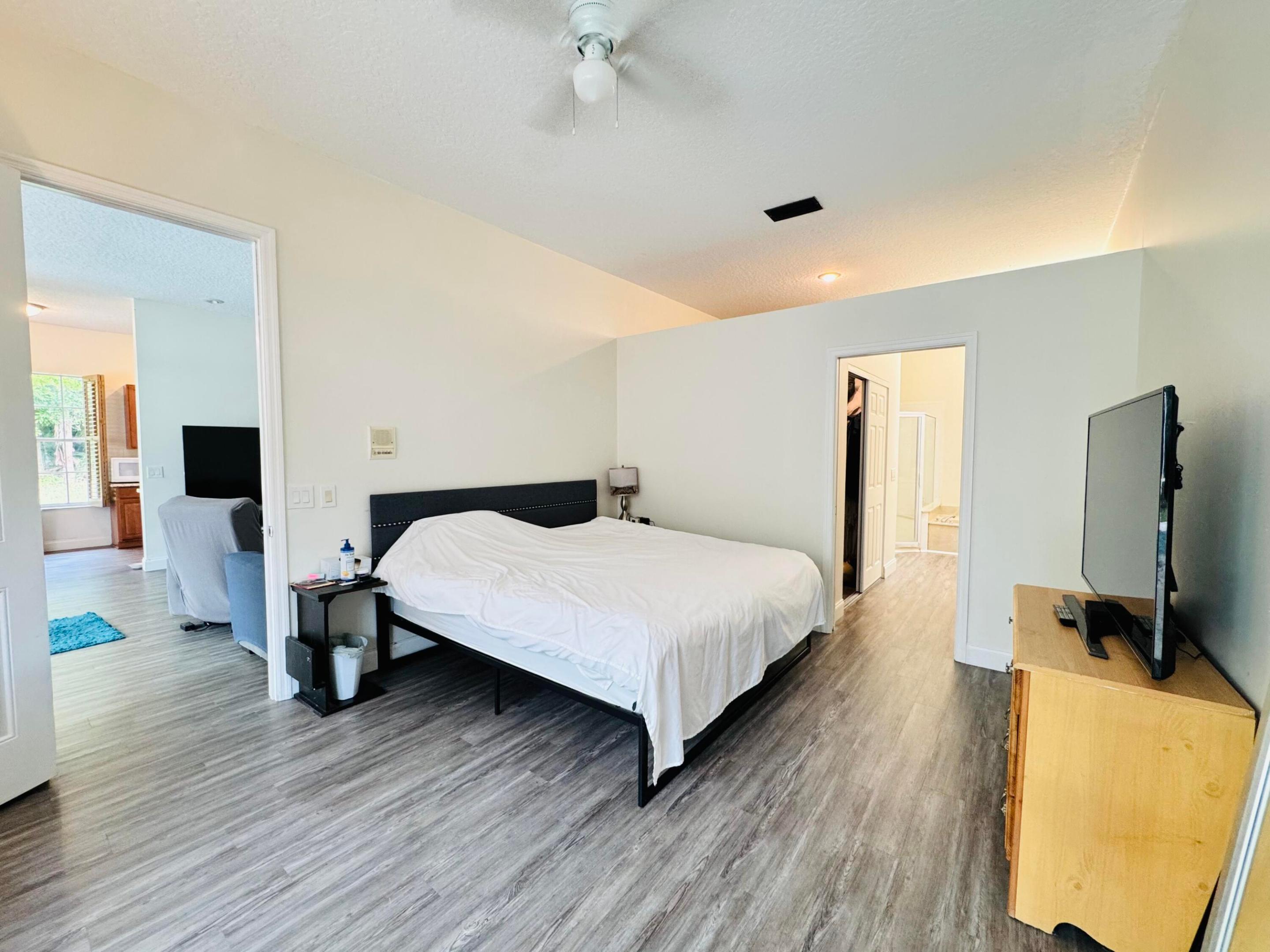 FAIRWAY ISLE PARCEL 8 BLK 15 - Residential