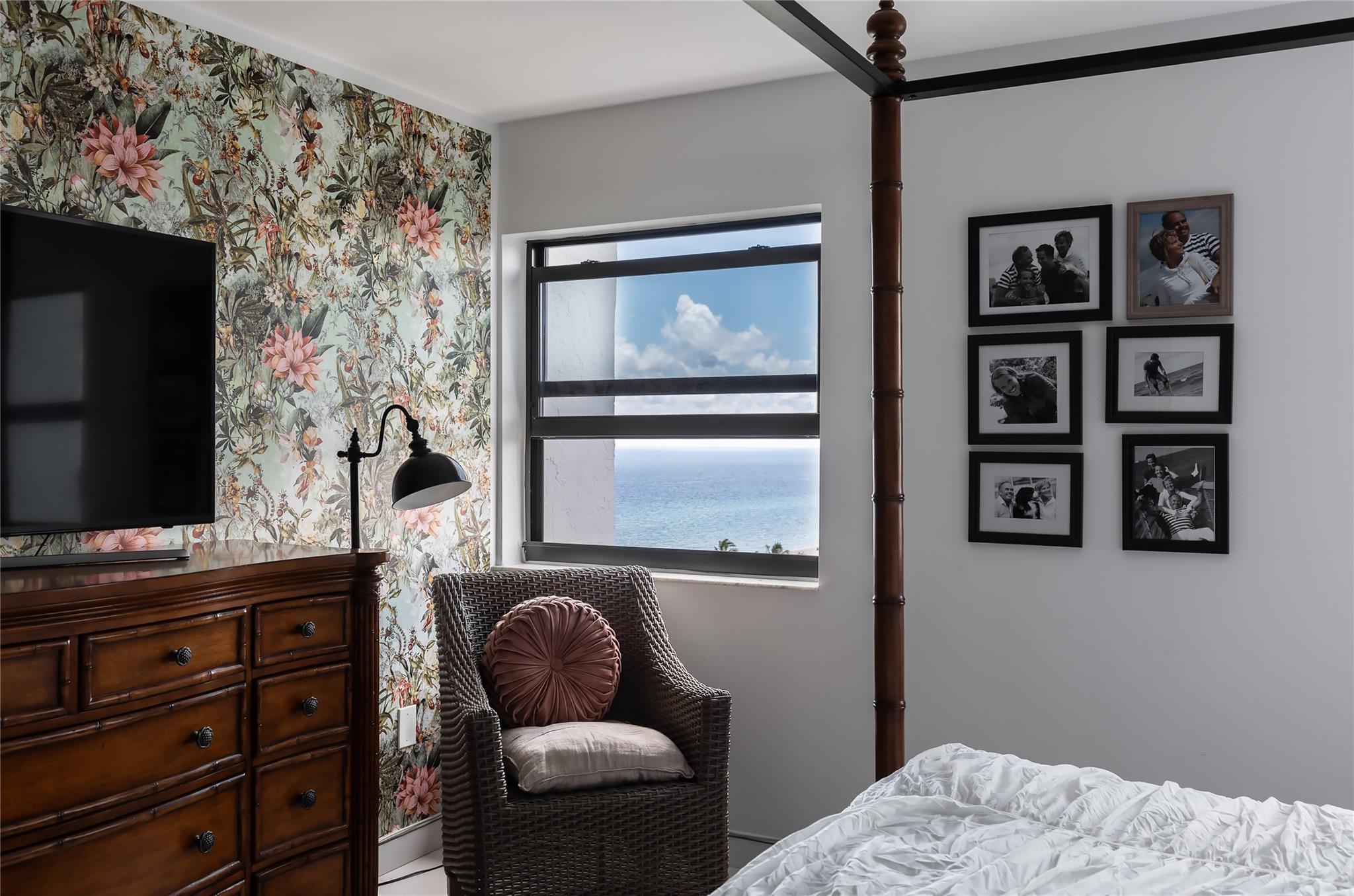 The Summit Condo - Residential