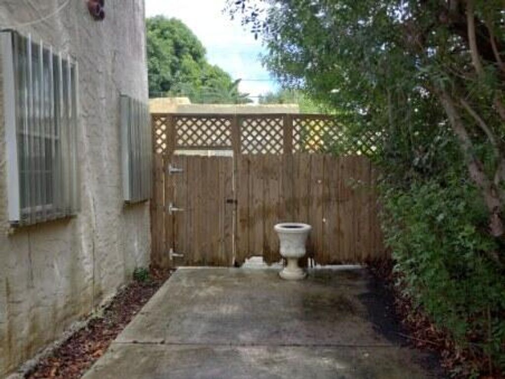 Photo of 705 Lytle Street, West Palm Beach, FL 33405 (MLS # R10952949)