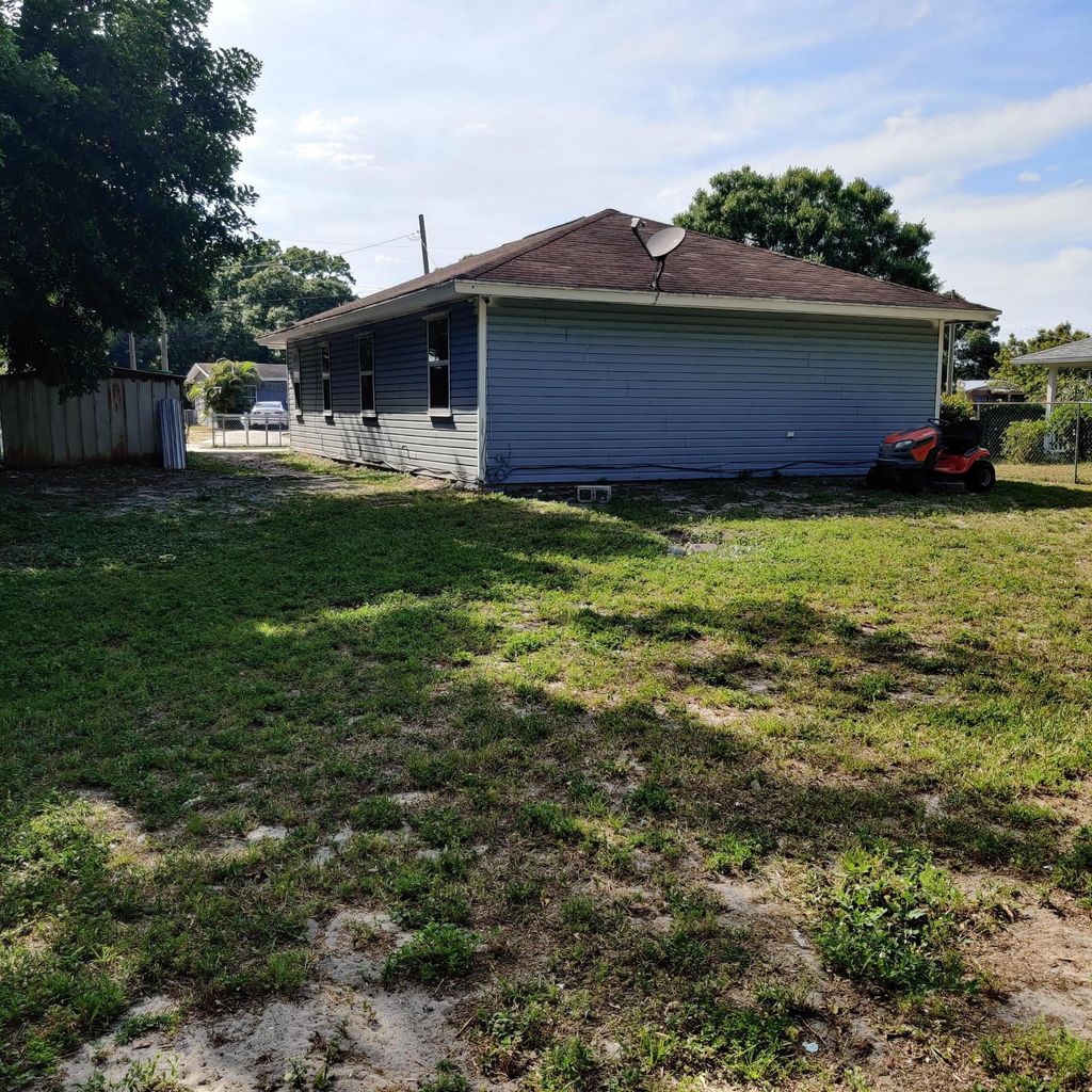 Photo of 606 S 23rd Street, Fort Pierce, FL 34950 (MLS # R10974957)
