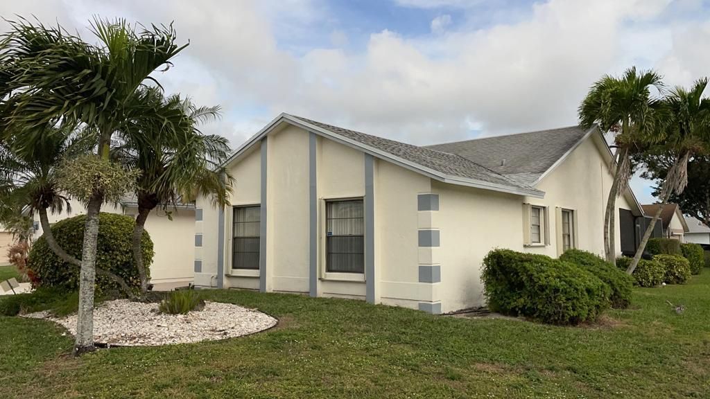 Photo of 19958 Court Of The Lions, Boca Raton, FL 33434 (MLS # R10939000)