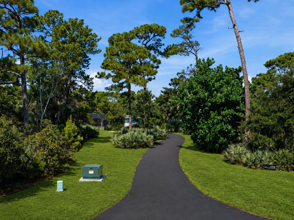 Photo of 4916 SE MANATEE COVE Road, Stuart, FL 34997 (MLS # B26068405)