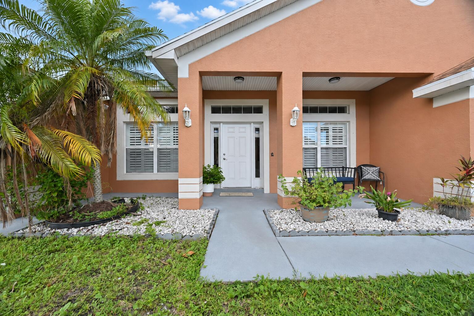 1392 SE ODONNELL Lane