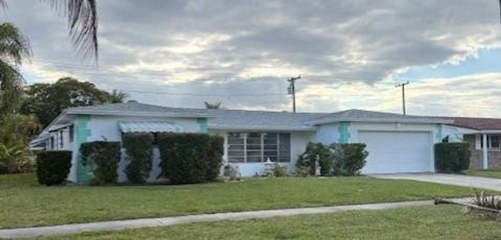 Photo of 626 S Crescent Drive, Hollywood, FL 33021 (MLS # F10551636)