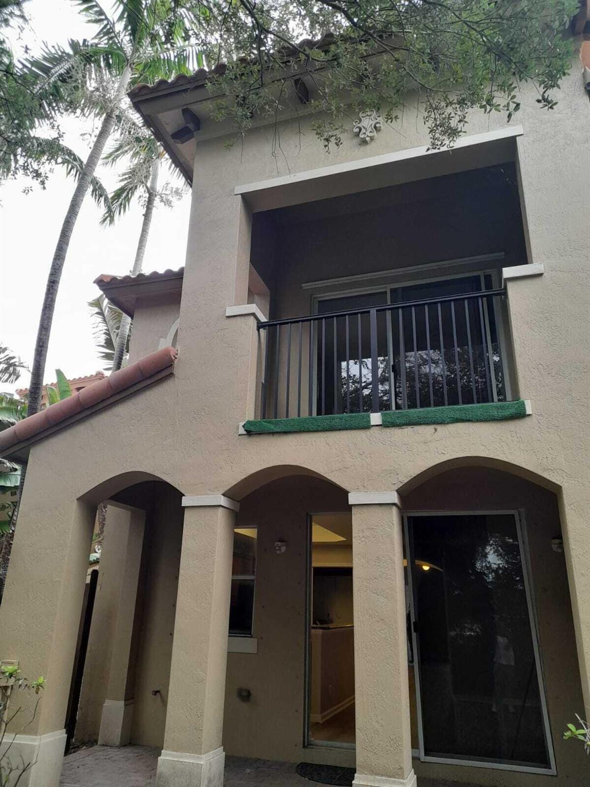 LINKS AT EMERALD DUNES CO - Residential Lease