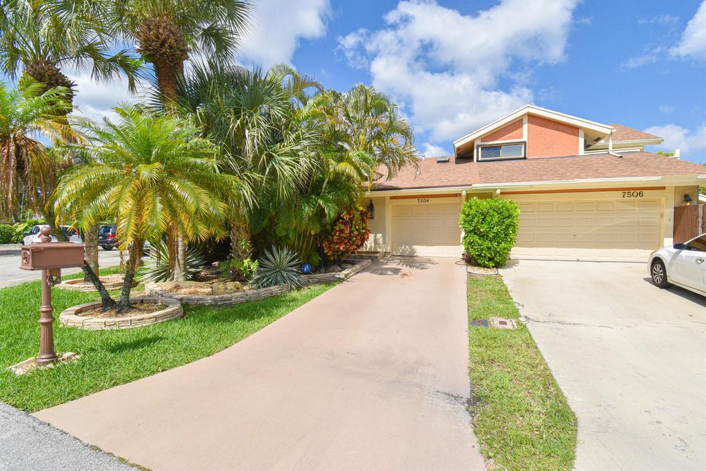 Photo of 7504 Sierra Drive E, Boca Raton, FL 33433 (MLS # R11136345)