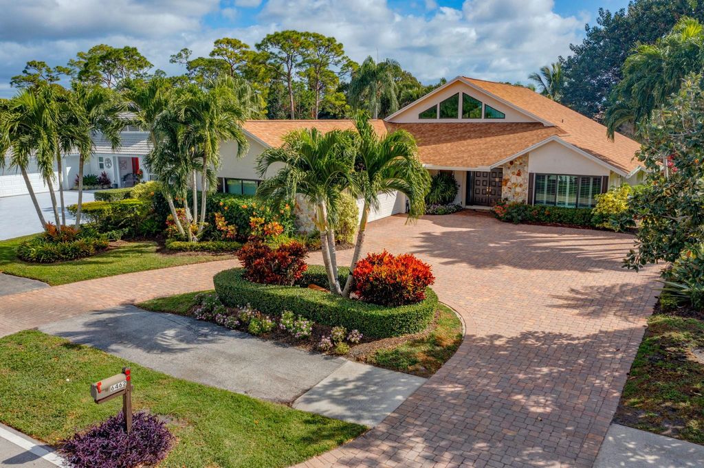 Photo of 6462 Brandon St, West Palm Beach, FL 33418 (MLS # F10474245)