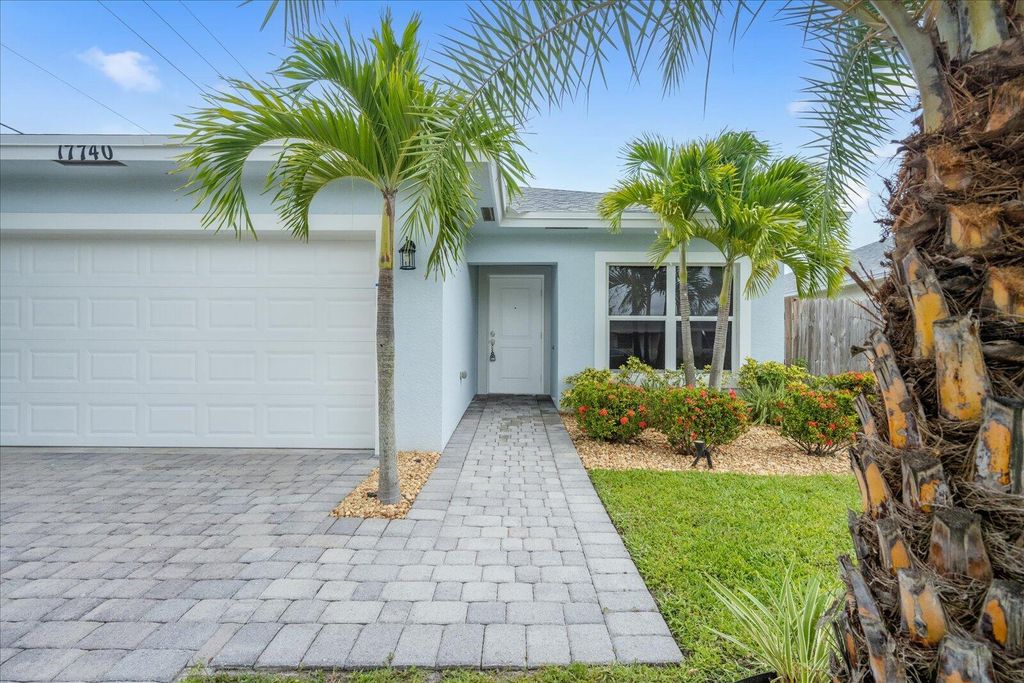 Photo of 17740 Cornelia Avenue, Jupiter, FL 33458 (MLS # R10989489)
